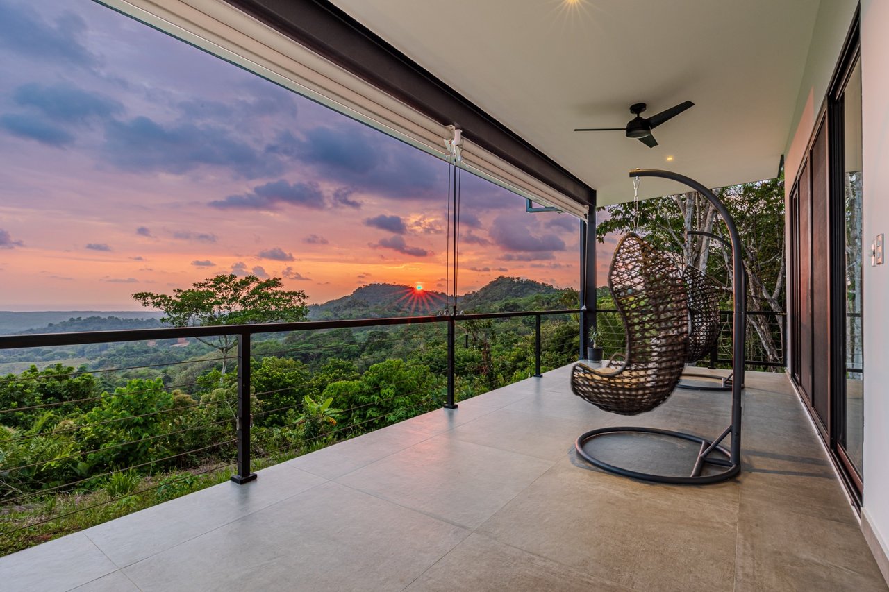 Stunning Off-Grid Modern Home with Spectacular Views and Expansion Potential In Tres Rios