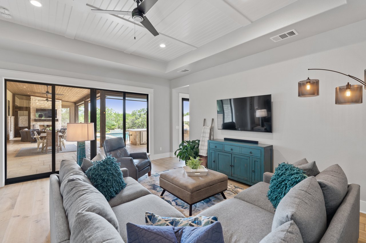 1457 Avenida High View