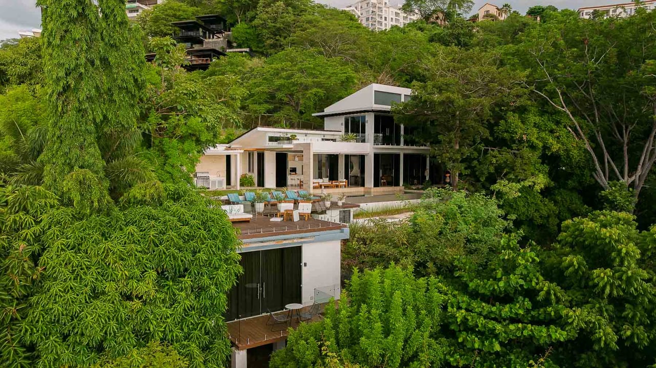 Casa Lomas del Mar | Luxury Ocean-View Villa with Infinity Pool