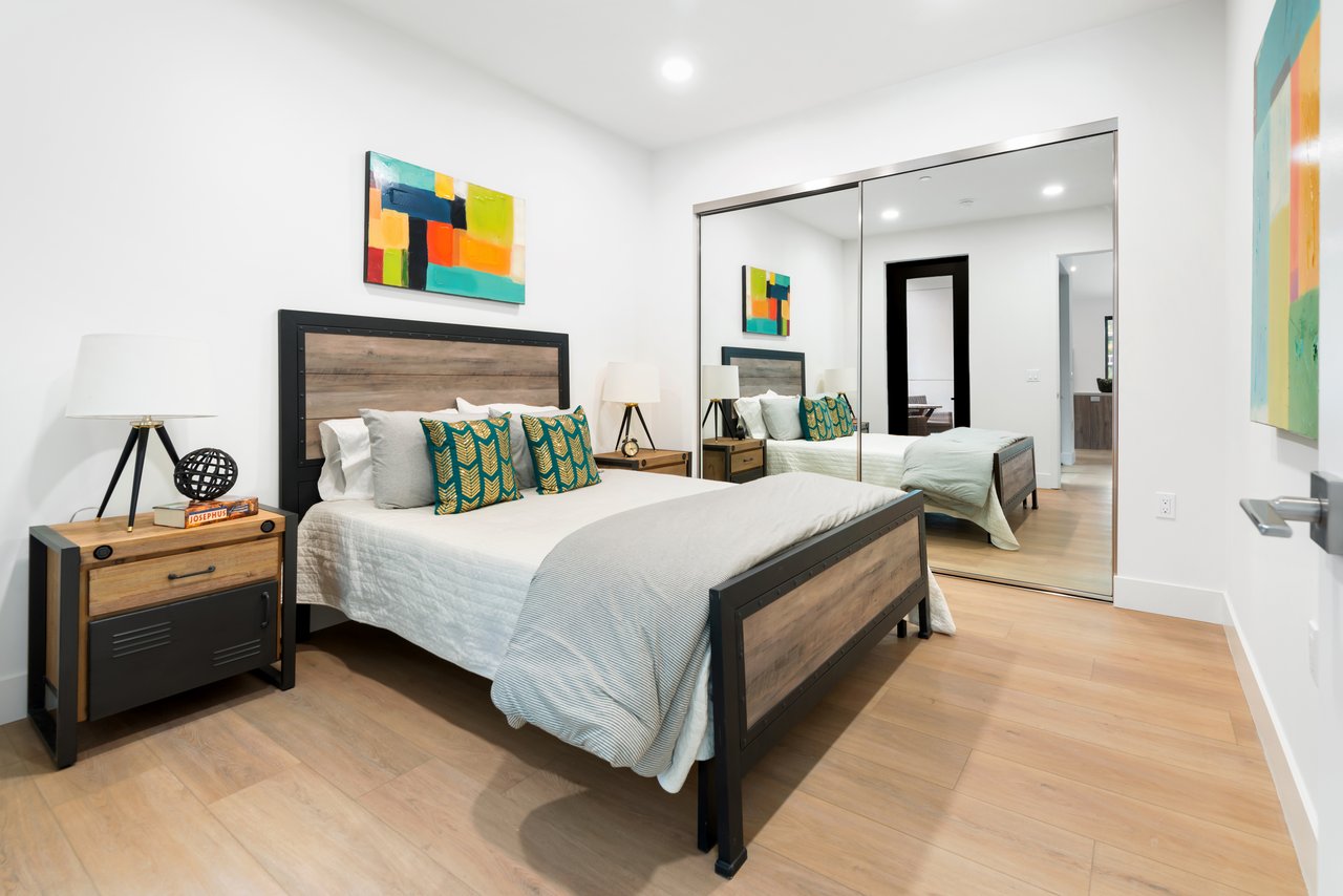 Aurelia Terrace, Regal Pl, 90068