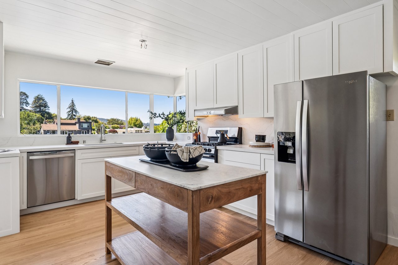 Single Level Living on the Belvedere Lagoon