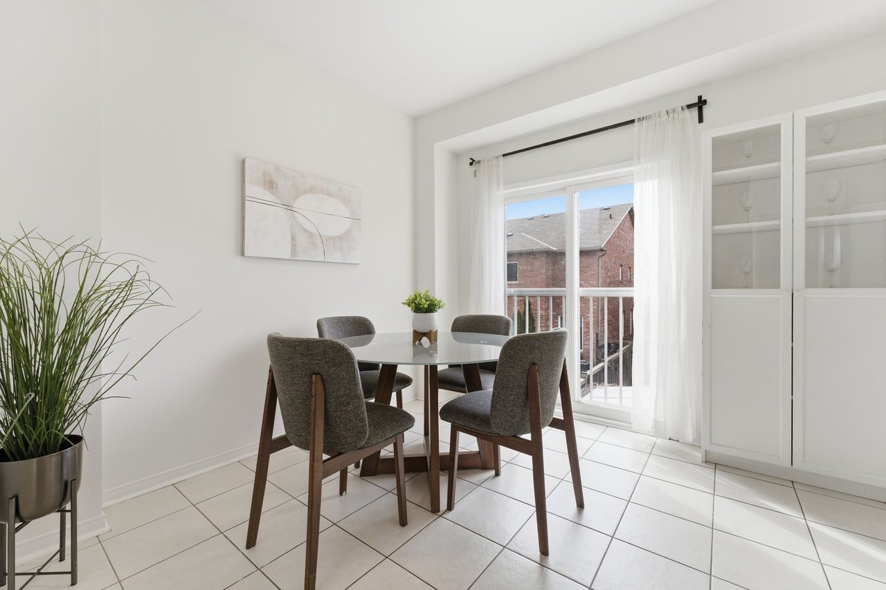 647 Courtney Valley Rd