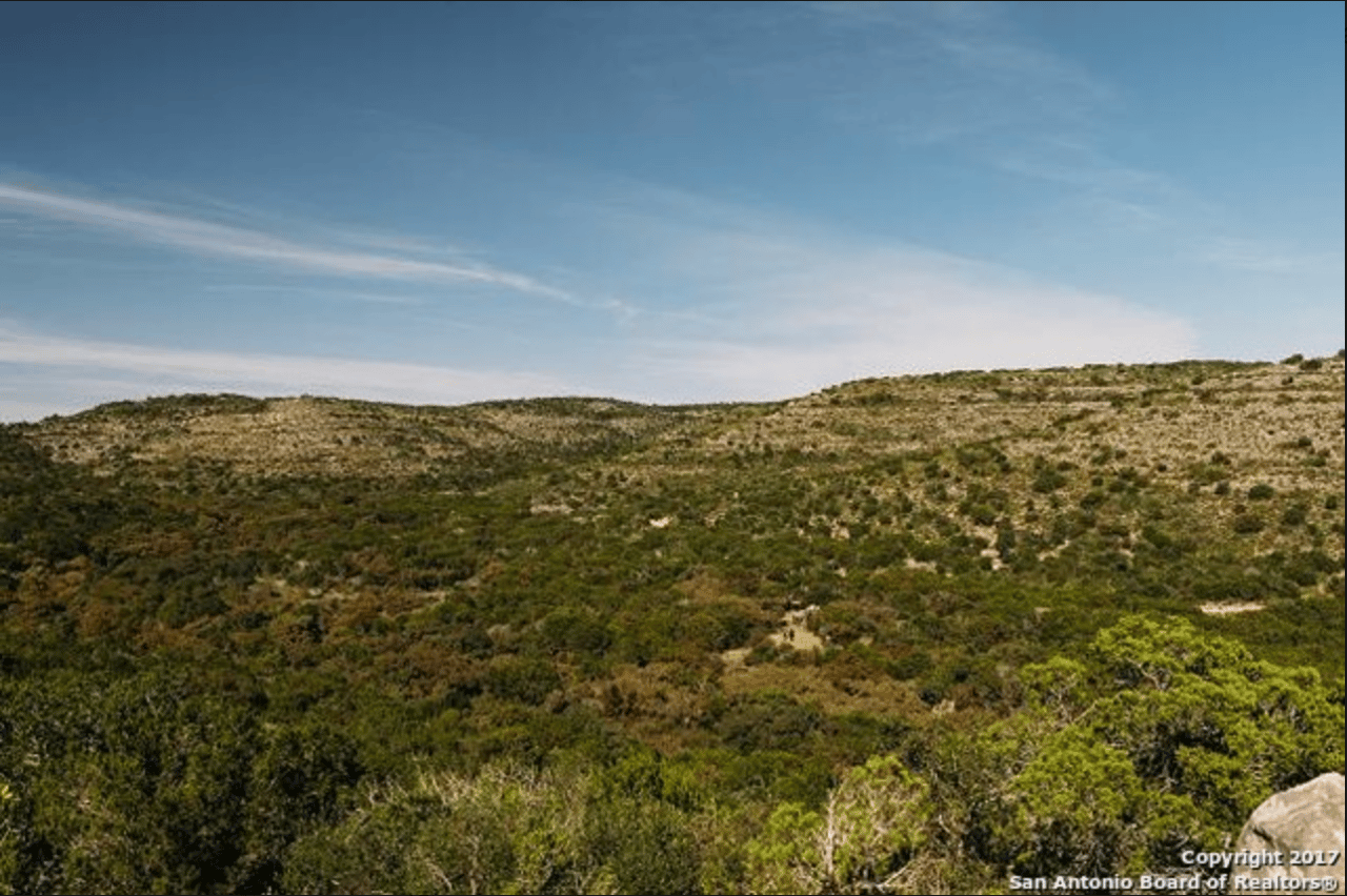 822 Acres in Uvalde Double Knobs Mountain Ranch