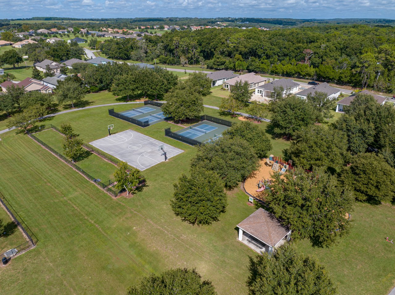 12492 EASTPOINTE DR