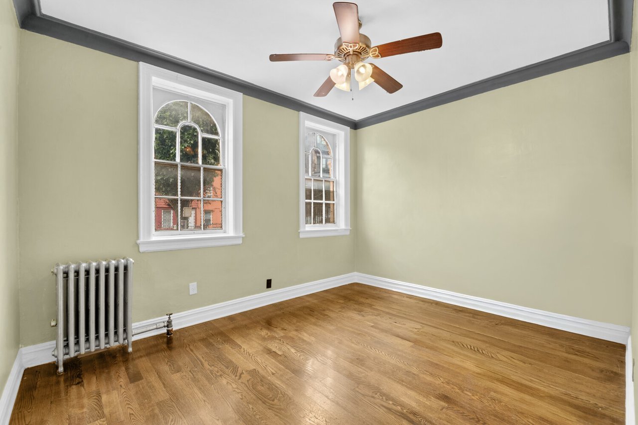 186 Macdougal Street