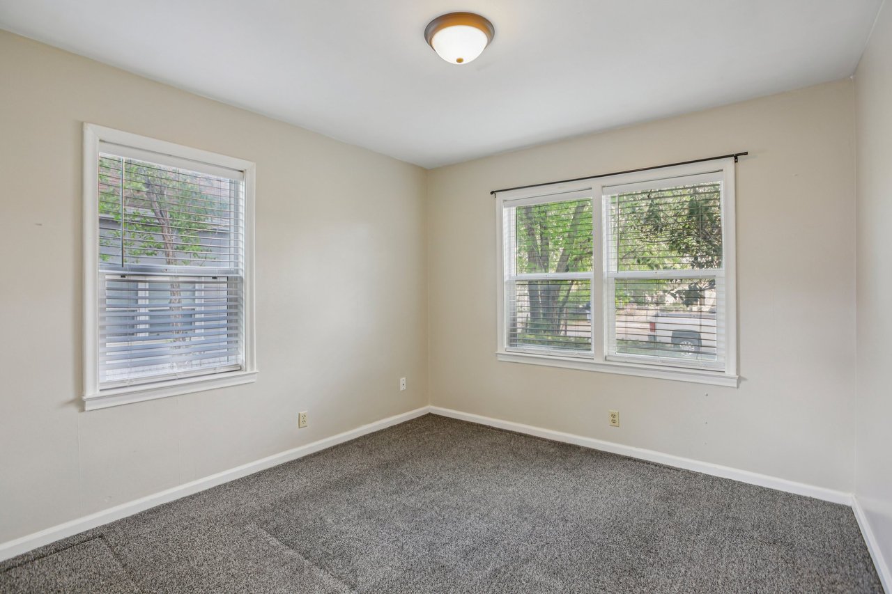 849 W Montague Ave