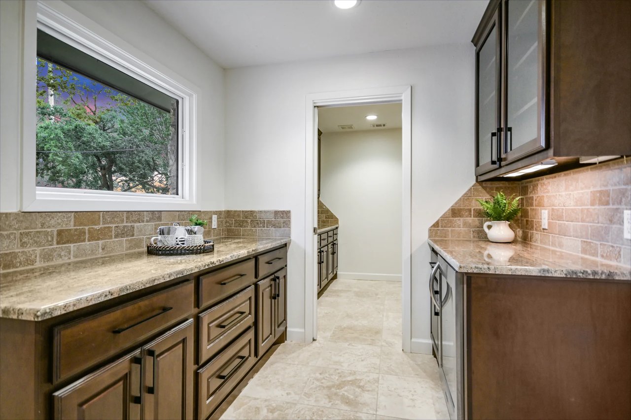 Golf Course Grandeur - 9112 Balcones Club Drive