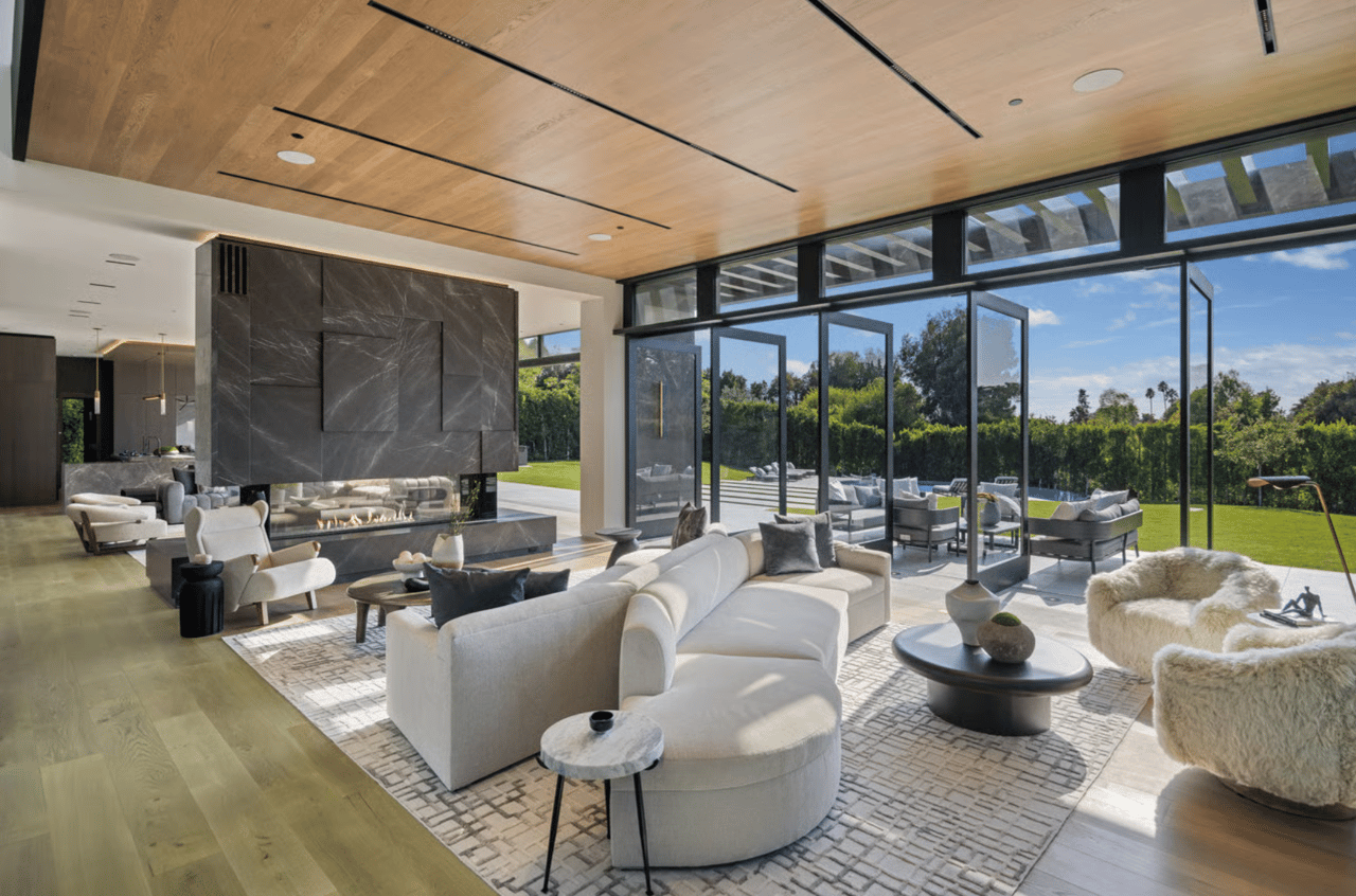 The Monocle, Holmby Hills