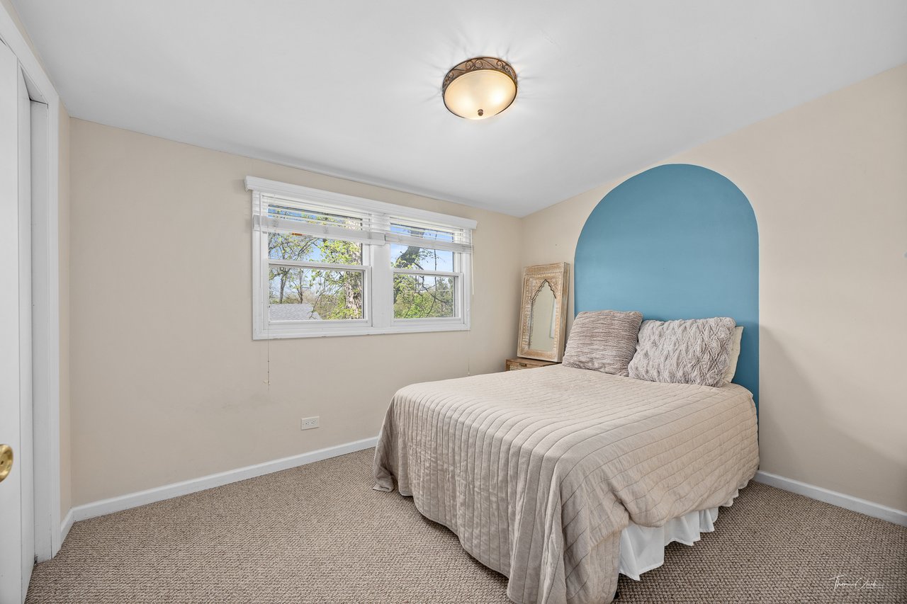 4046 Fairview Ave, Downers Grove