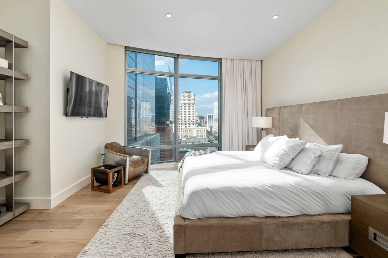 200 Congress Ave #18AE