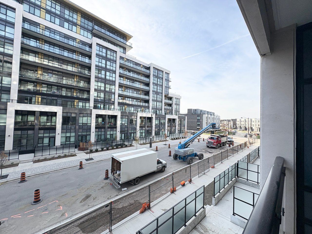 395 Dundas Street W Unit: 223