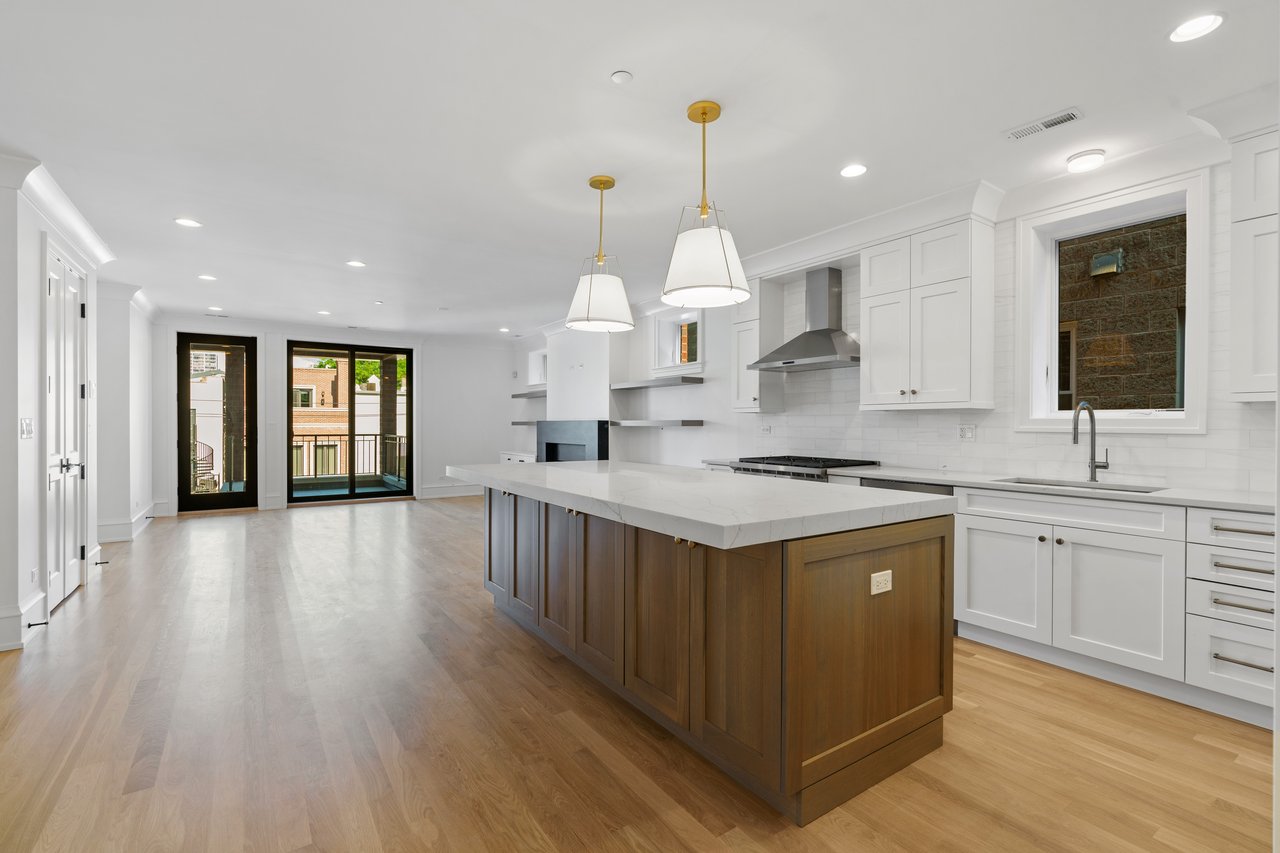 1942 N. Orchard