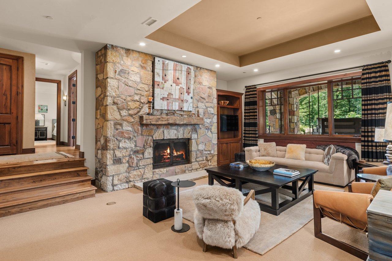 863 Hunter Creek