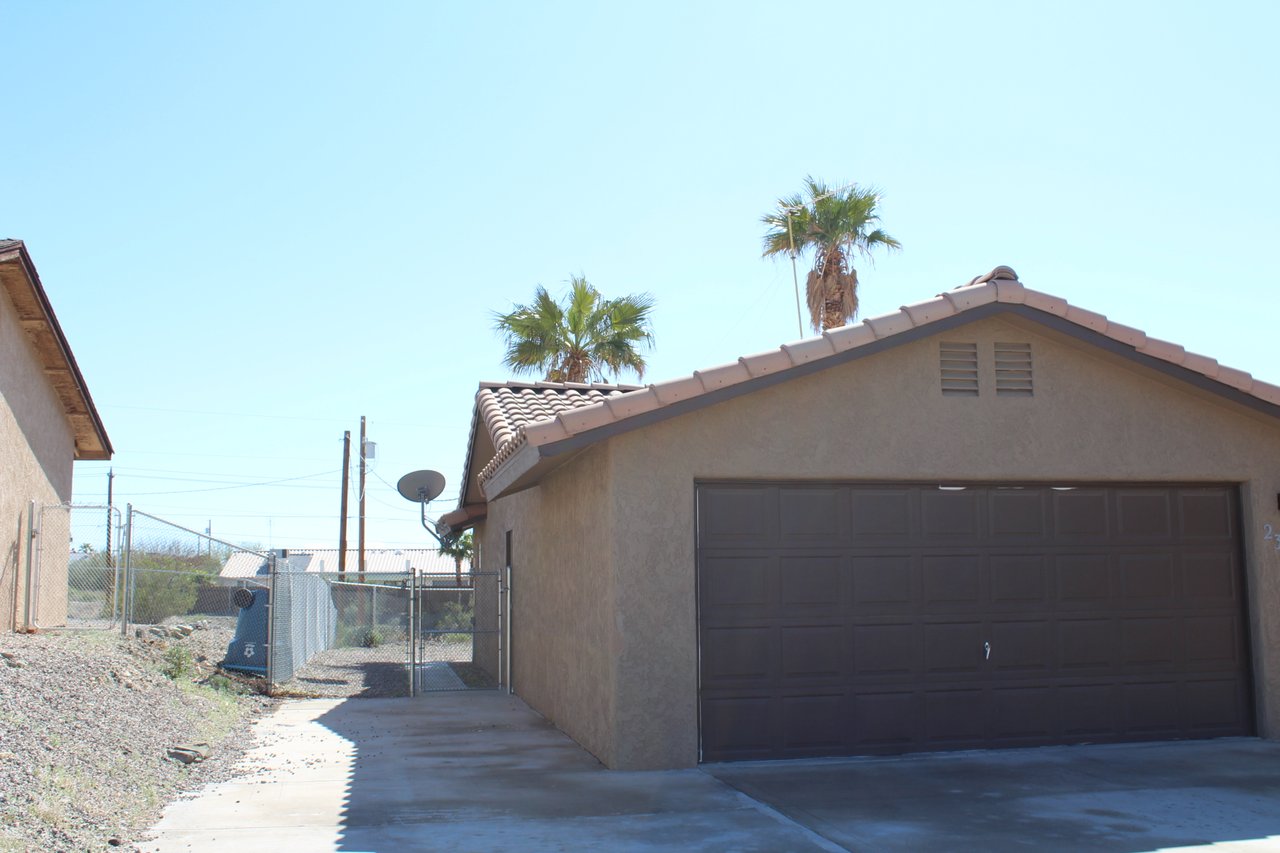2360 Huntington Dr.