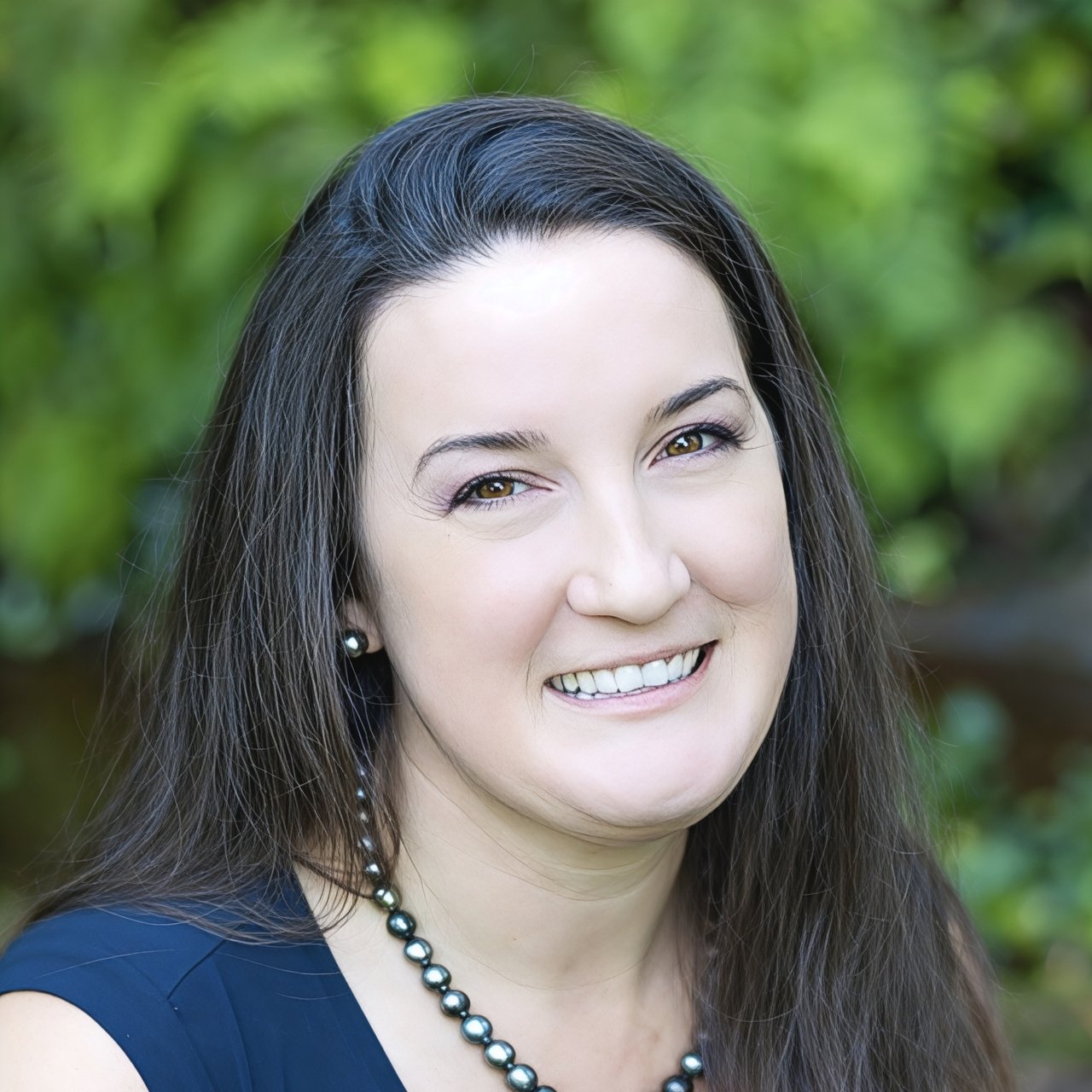 Zorah Meyer The Sunrise Team Kahului, HI Real Estate Agent Headshot