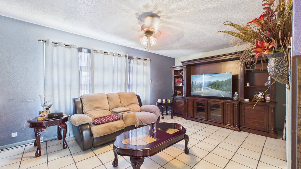 603 S Kenneth Ave.