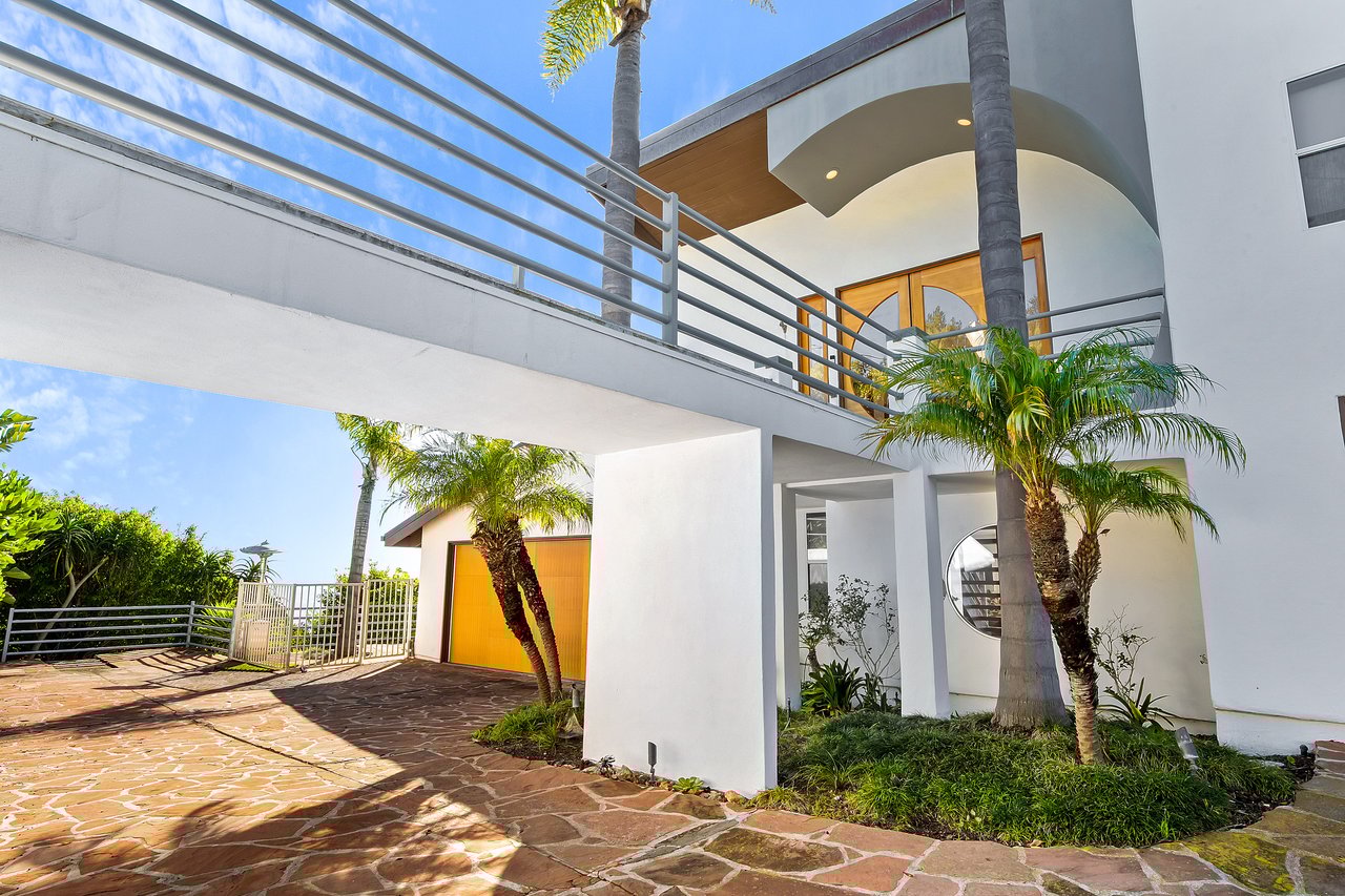 Casa Bianca by Oraklus