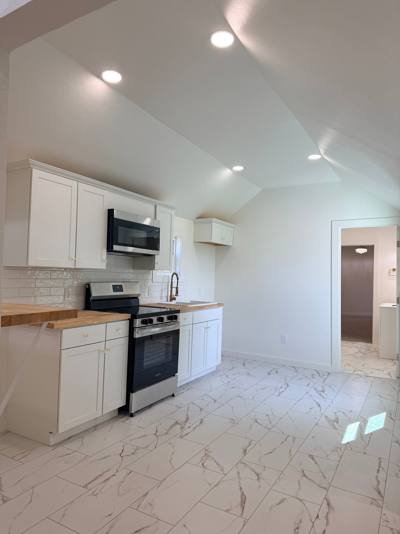 720 Klabzuba Ave