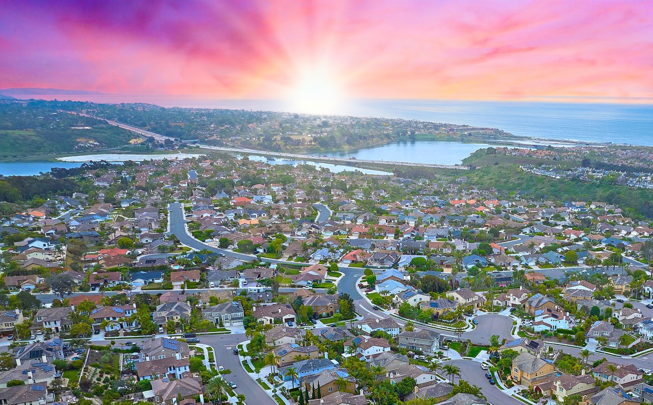 Should You Sell Now or Wait? A Roadmap for Carlsbad Homeowners