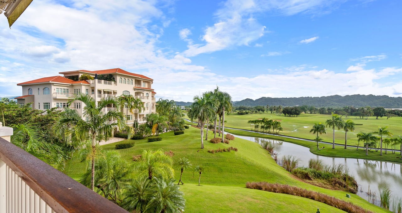 Plantation Village, Penthouse