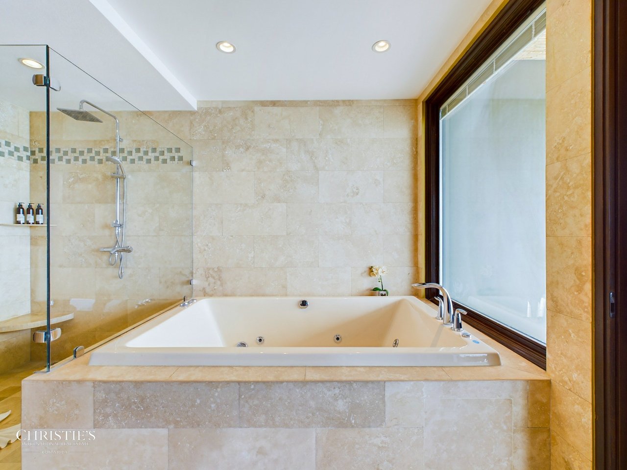 360 - 310 Splendor Penthouse