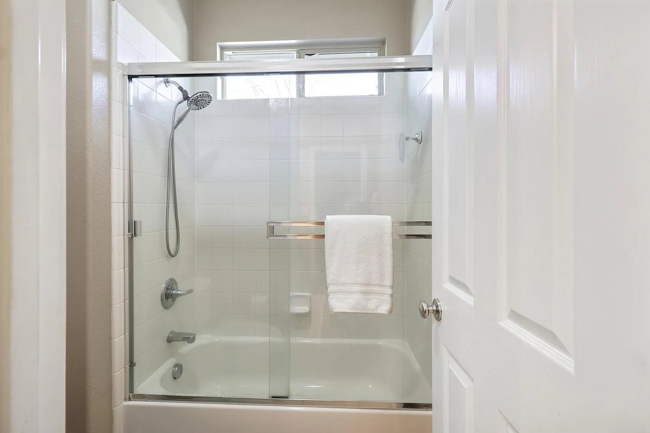 2200 Red Hawk Ct