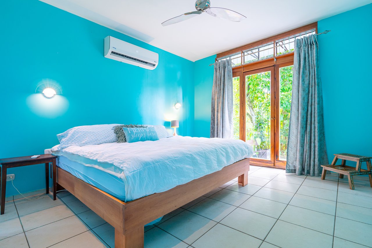 VILLA TURQUESA, MAJESTIC OASIS WITH EXTRA BUILDING SITE, CLOSE TO THE BEACH & WILDLIFE 