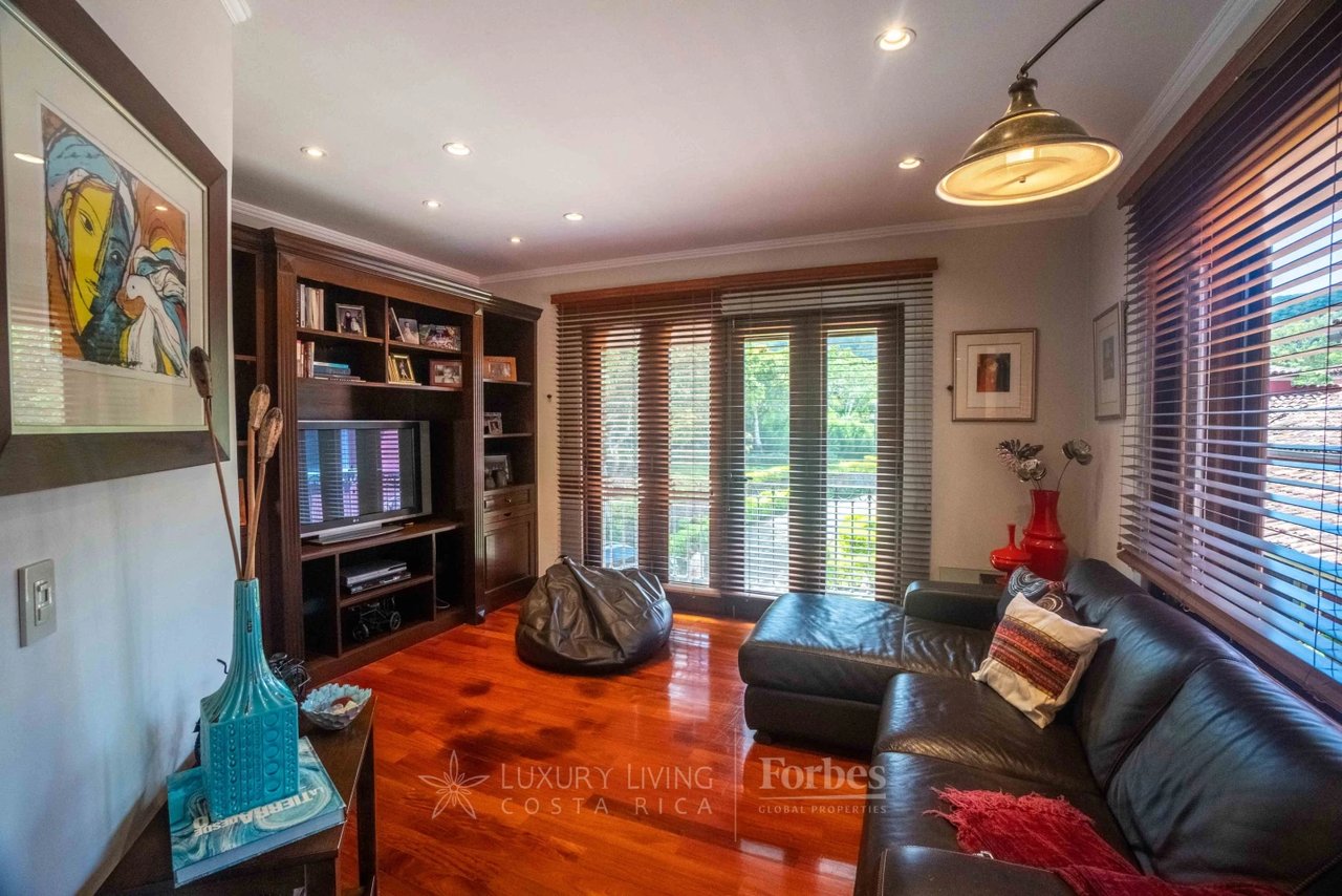 19759 - Architectural Hacienda Style Luxury Villa inTranquil Natural Oasis