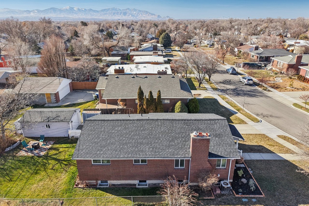 870 E Zenith Ave