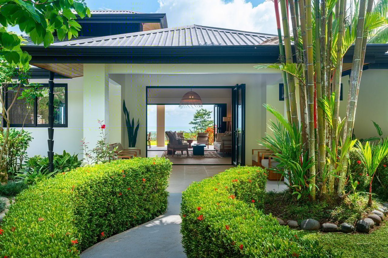 Casa Otra Vida – A Private Jungle Retreat with Ocean Views & Off-Grid Luxury