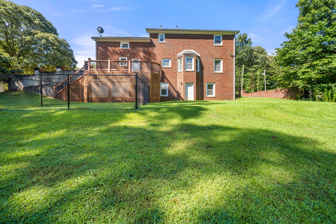 140 Forest Lake