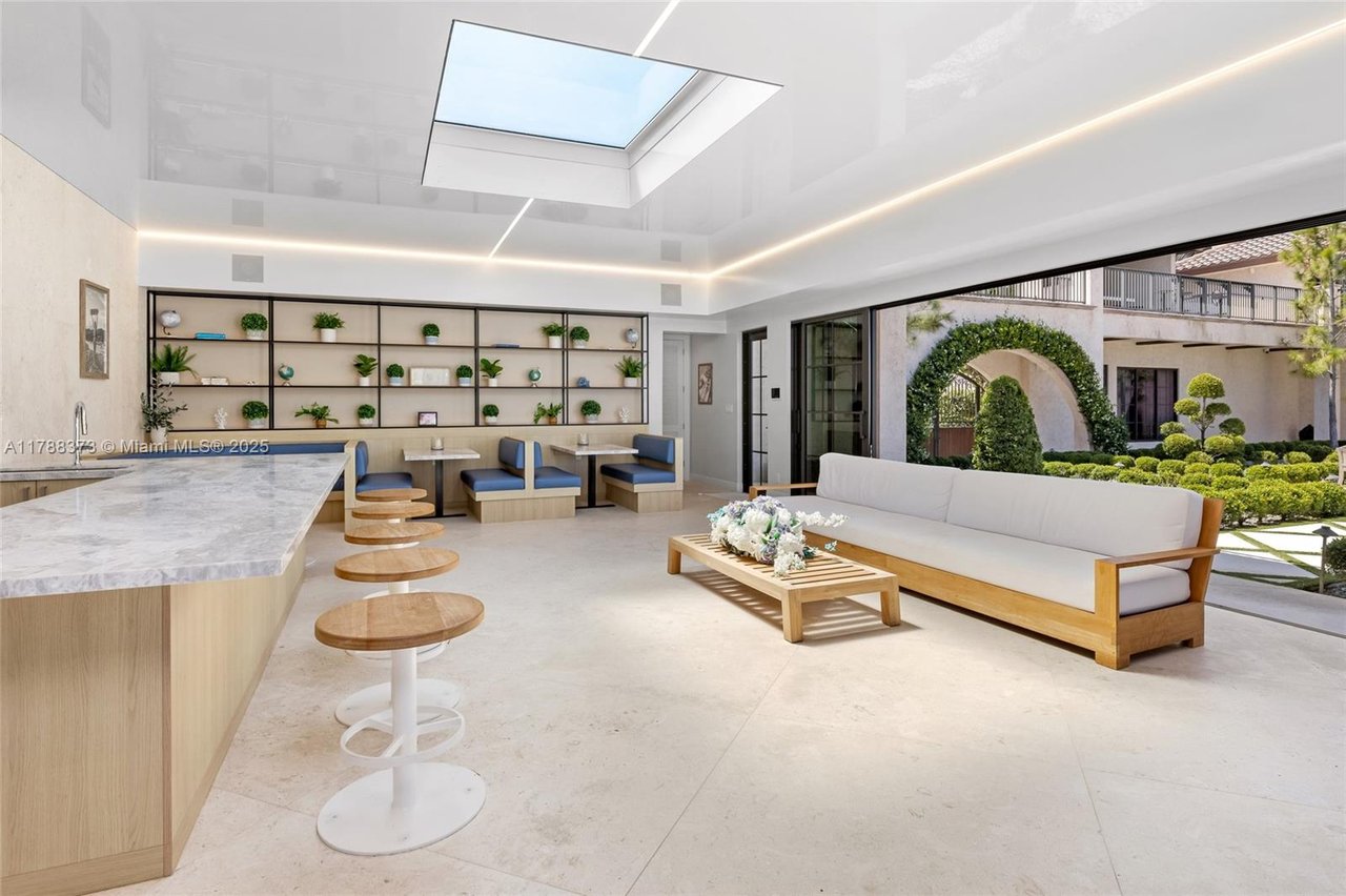 600 Isle Of Palms Dr