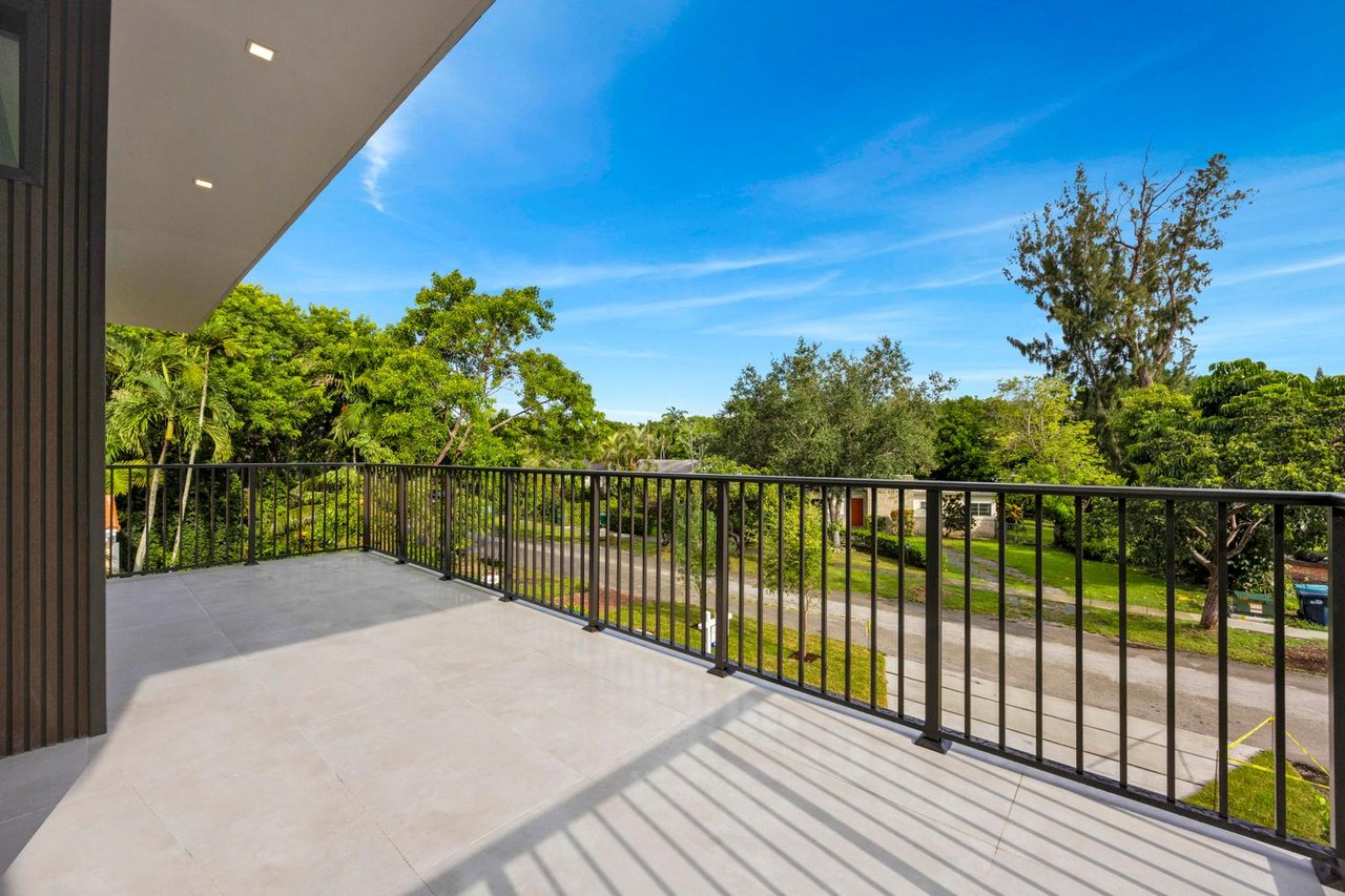Sophisticated New Construction in the Heart of Miami