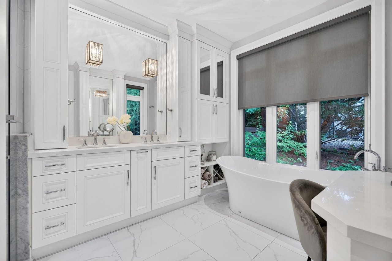 Luxury Custom Bungaloft