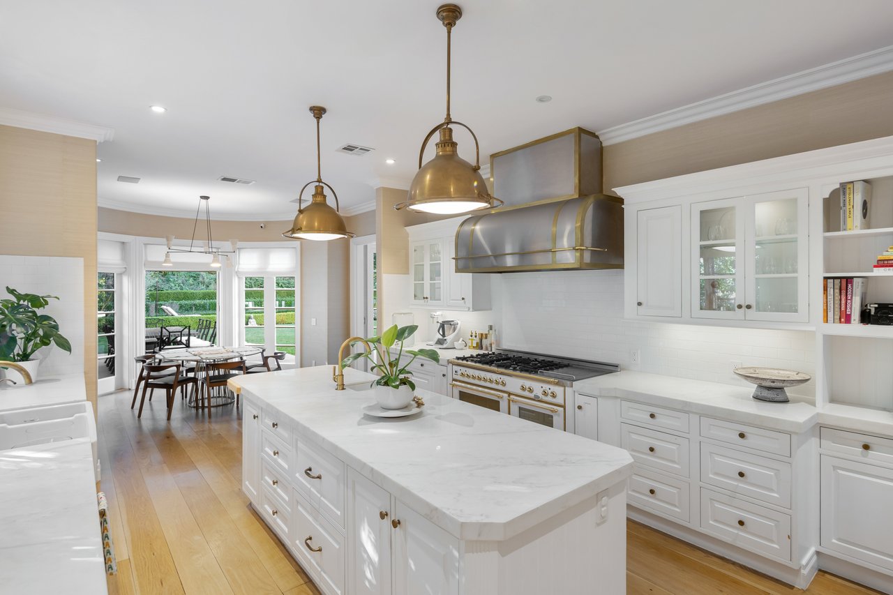 9135 Hazen Dr, Beverly Hills 