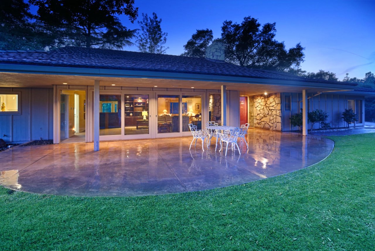 Sold by Edwin Ordubegian | 3608 Hampstead Rd La Canada, CA