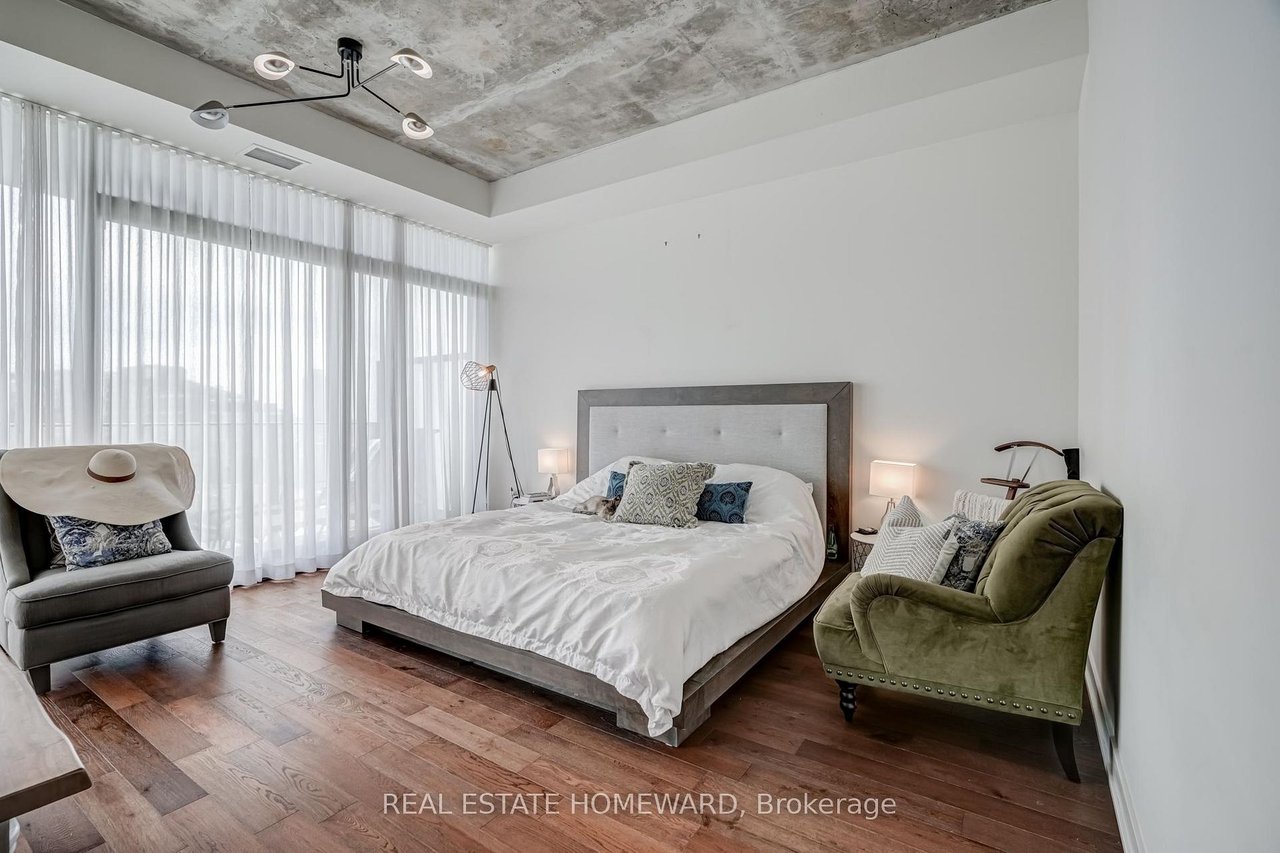 KING WEST LUXURY 