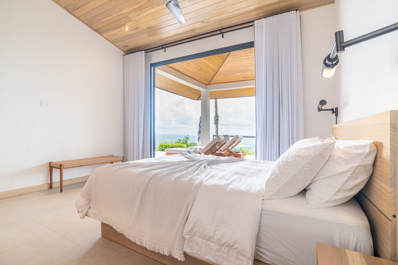 Casa Amarilla – Oceanfront Luxury Meets Sustainable Living in Tres Rios