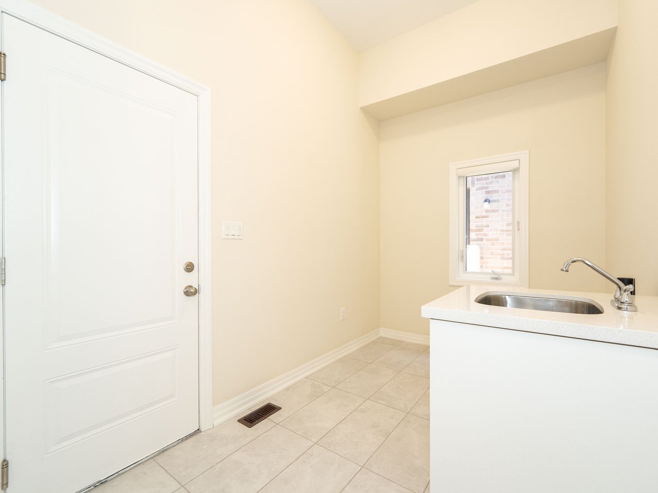 43 Donald Ingram Crescent
