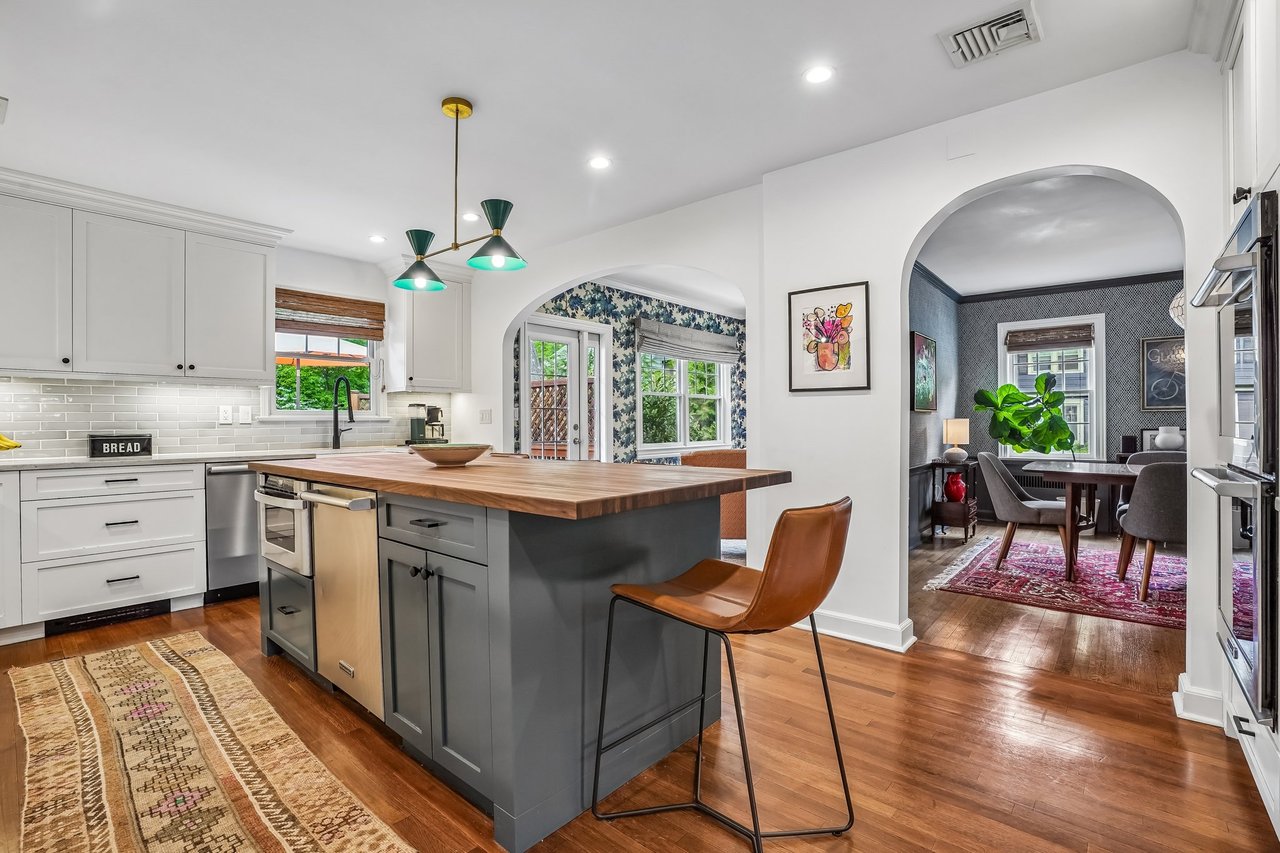 11 Kendal Avenue