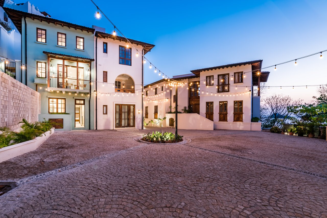 Casa Acuarela | 17 Calle Cartagena: A Vibrant 4-Bedroom Retreat Steps from Playa Danta in the Heart of Las Catalinas