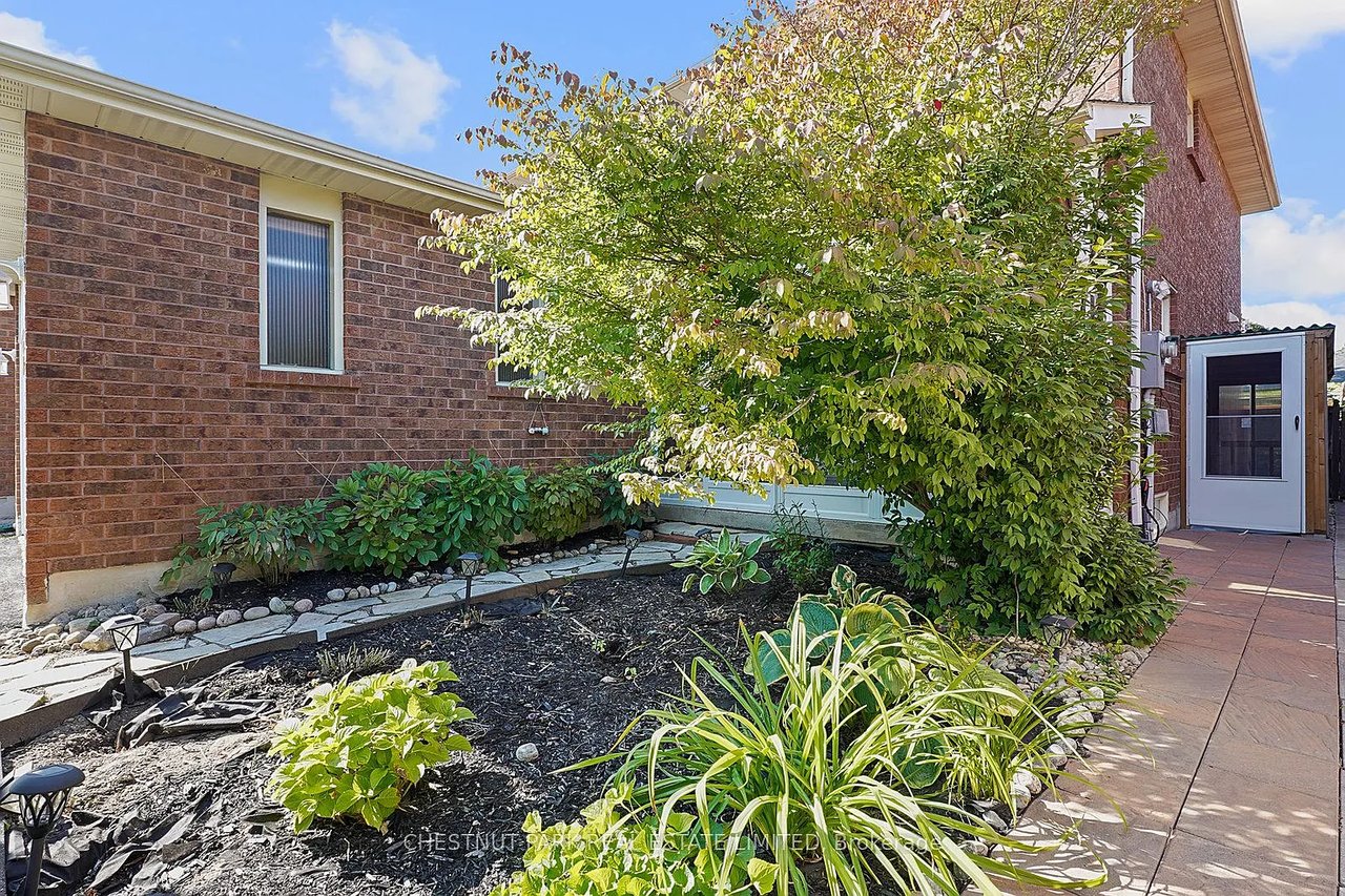 4 Glouster Court