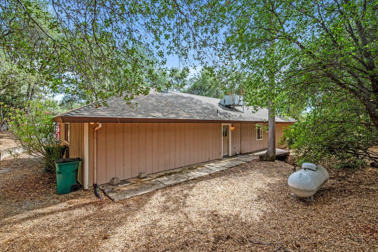 6321 Zamora Dr