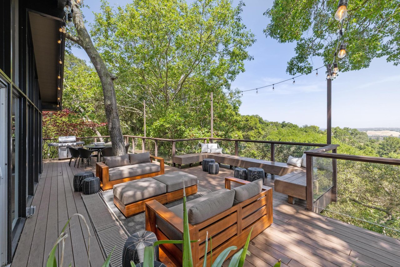 138 Bolivar LN
