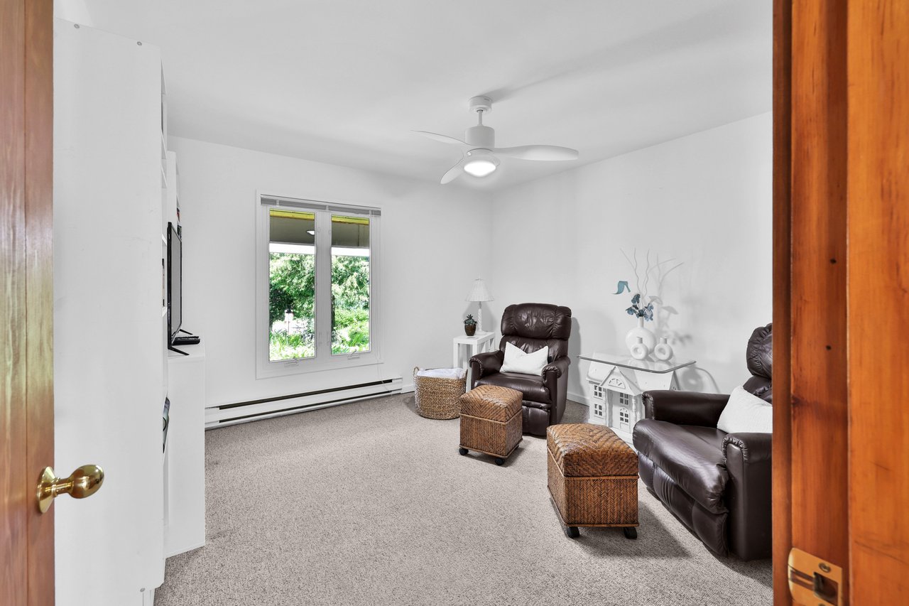 2360 8 Side Road, Burlington