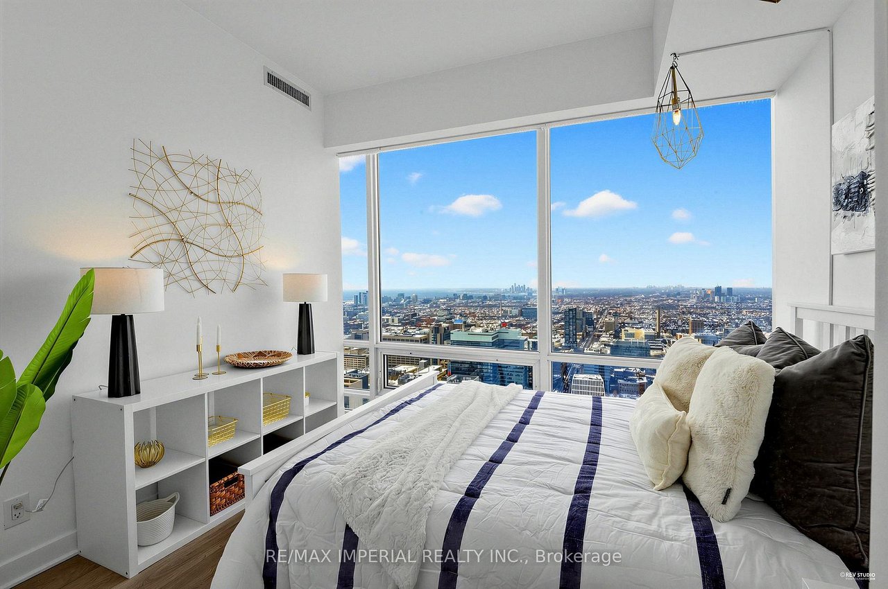 LUXURY SOUTHWEST PENTHOUSE