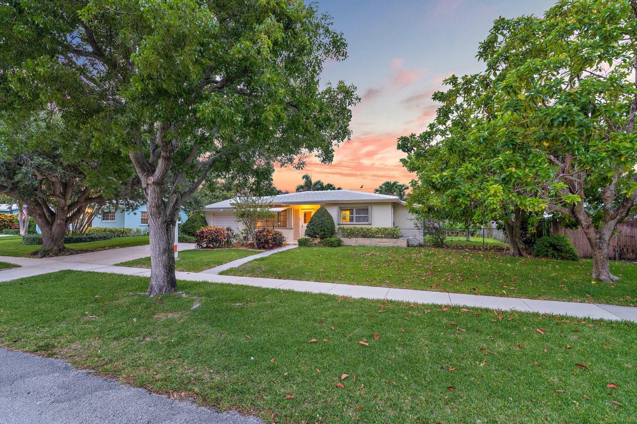 421 Ebbtide Dr