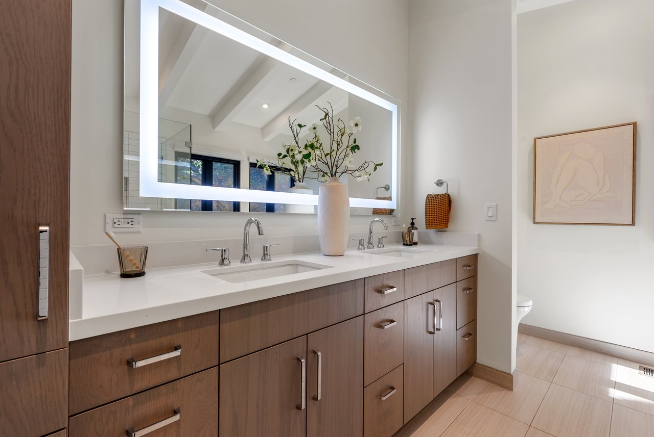 Contemporary Gem on Belvedere Island