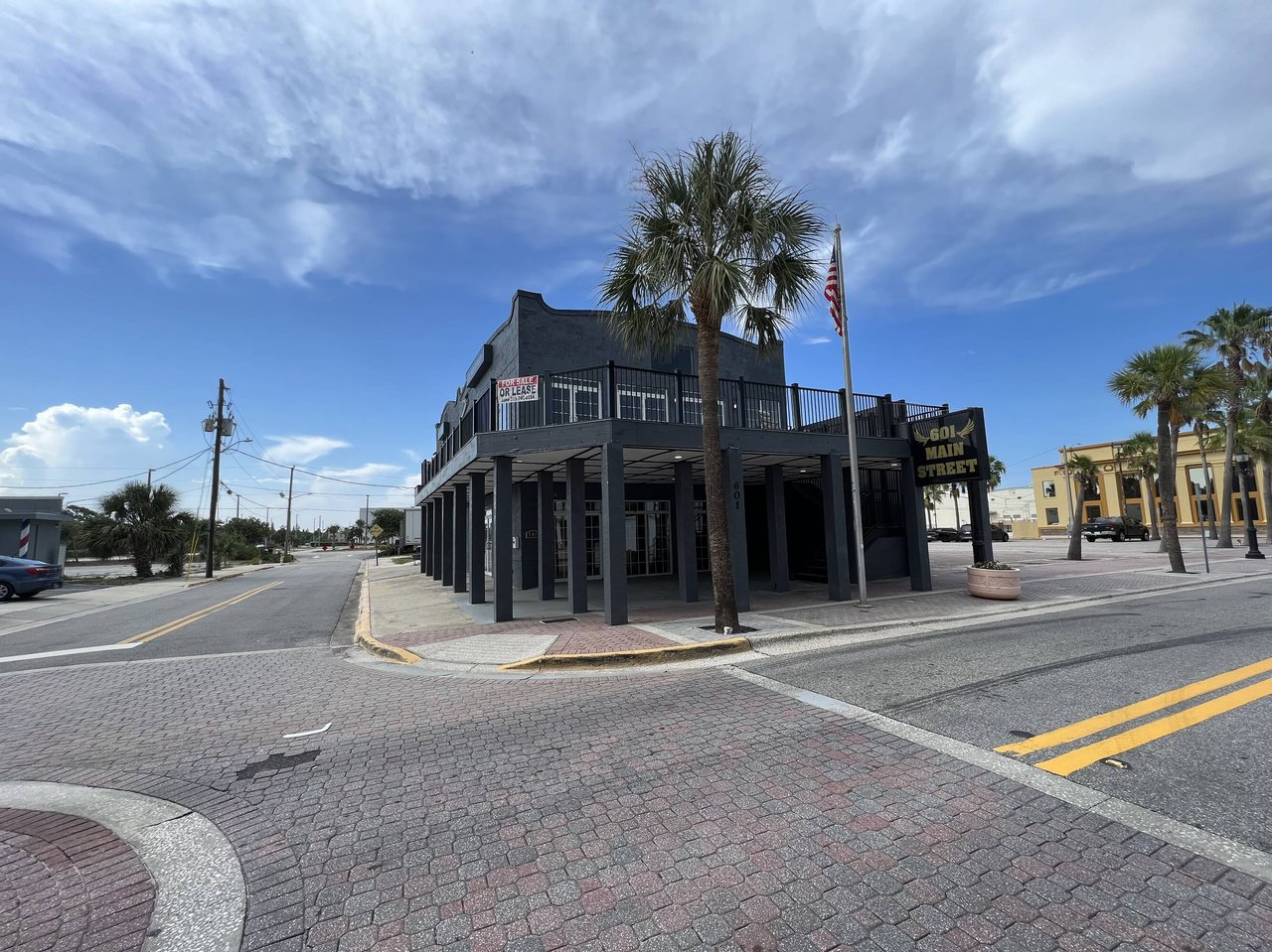 601 Main St Bridge