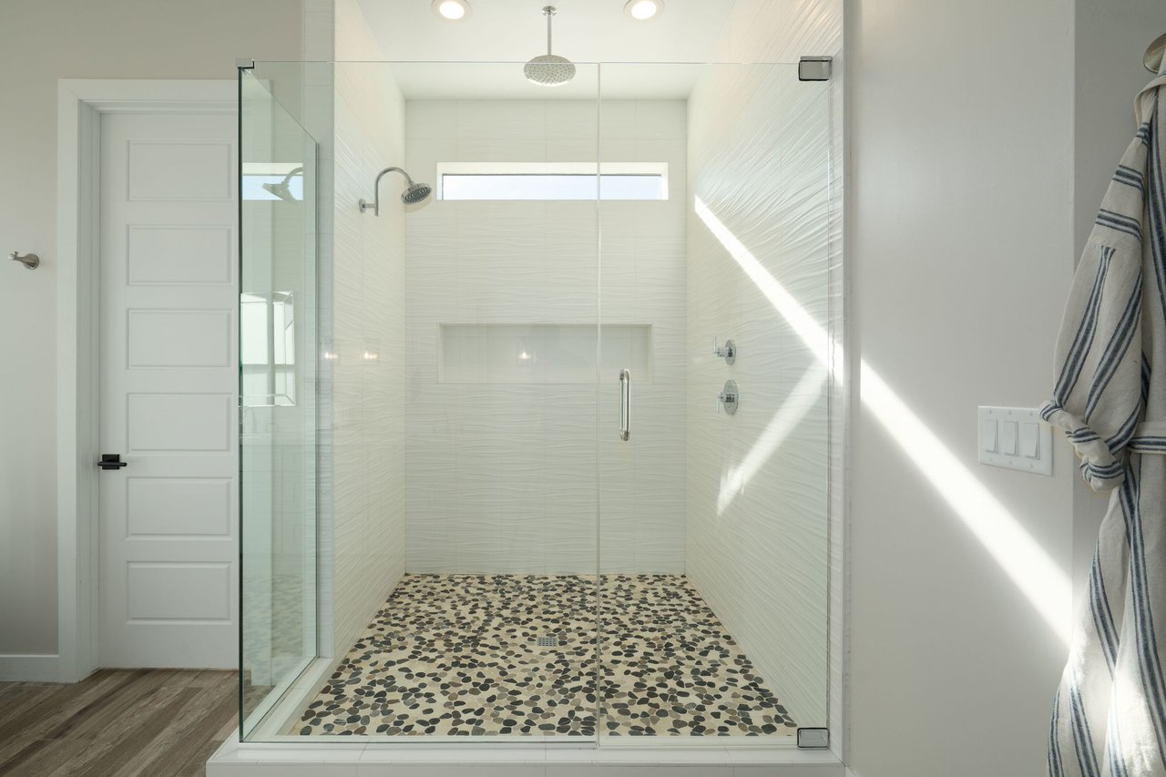 4533 E MONTECITO Avenue